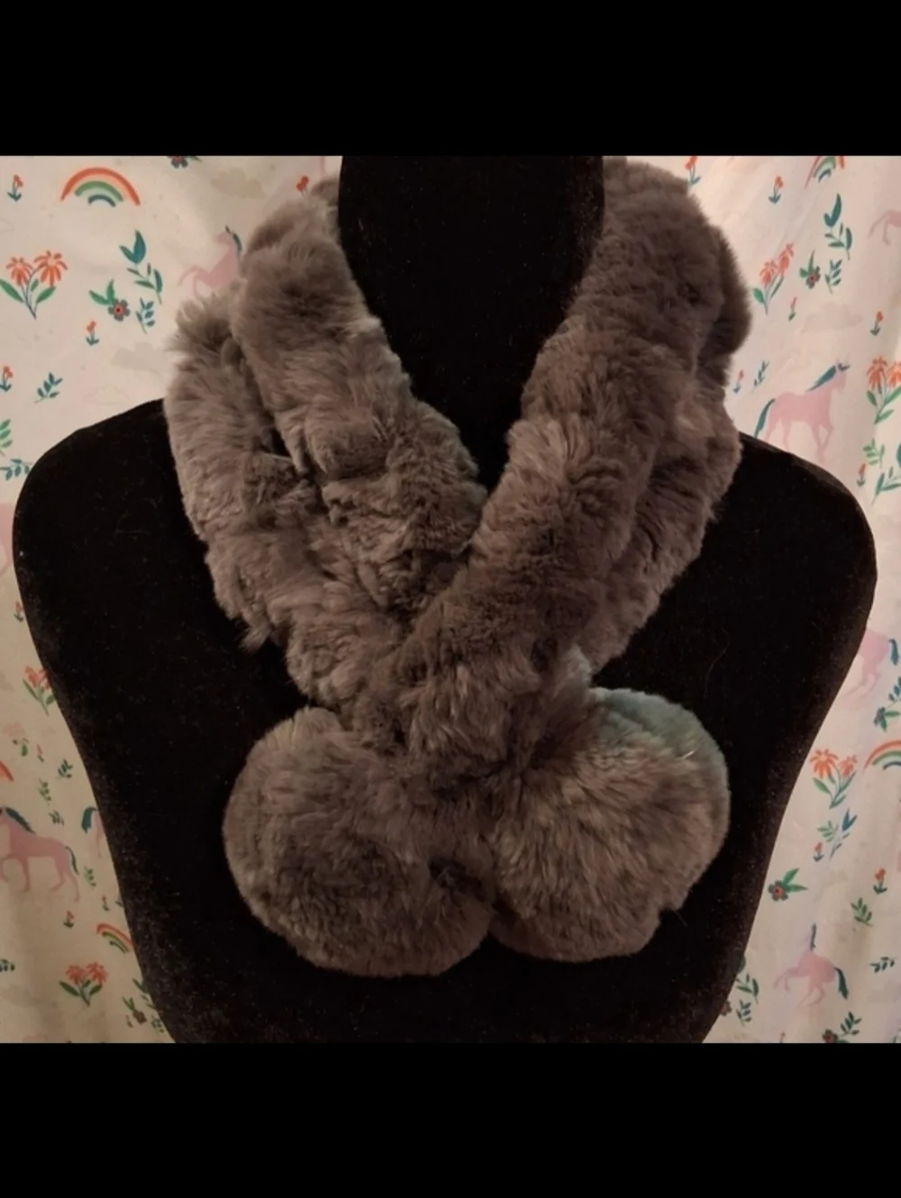 EUC Belle Fare Ottawa Grey & Aqua Rex Rabbit Elegant Luxury Pull-Thru Scarf Wrap